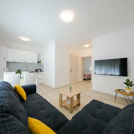 Apartment Sandy Beach *