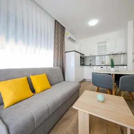 Sandy Beach Apartment