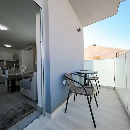 Sandy Beach Apartment Zadar