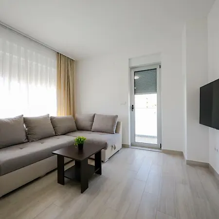 Sandy Beach Apartment