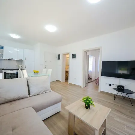 Apartment Sandy Beach *
