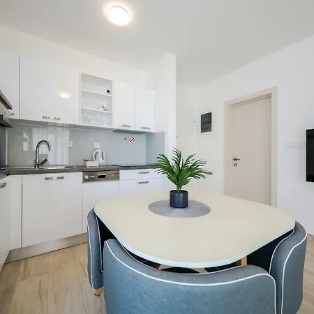 Sandy Beach Apartment