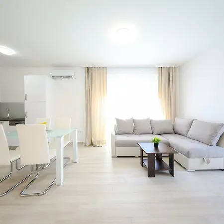 Apartment Sandy Beach *