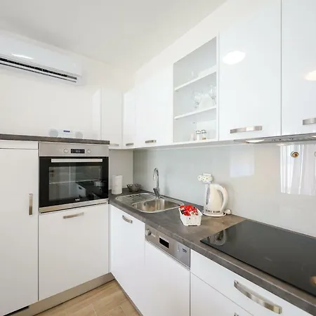 Apartment Sandy Beach *